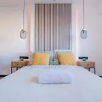 Shiny Singapore - - Doppelzimmer Mit Gemeinschaftsbad Keulen