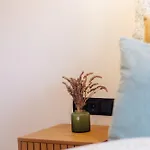 Shiny Singapore - - Doppelzimmer Mit Gemeinschaftsbad * Keulen