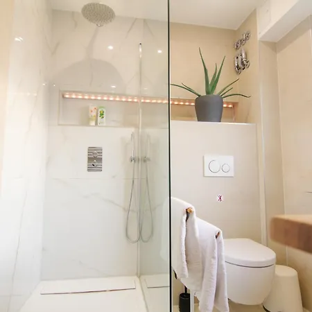 Guest house Shiny Singapore - - Doppelzimmer Mit Gemeinschaftsbad