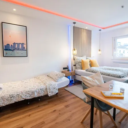 Shiny Singapore - - Doppelzimmer Mit Gemeinschaftsbad