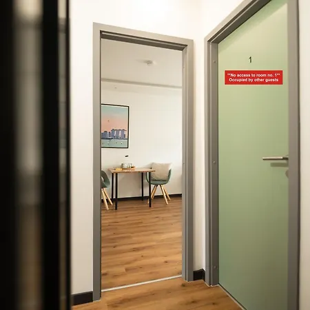 Shiny Singapore - - Doppelzimmer Mit Gemeinschaftsbad Penzion *