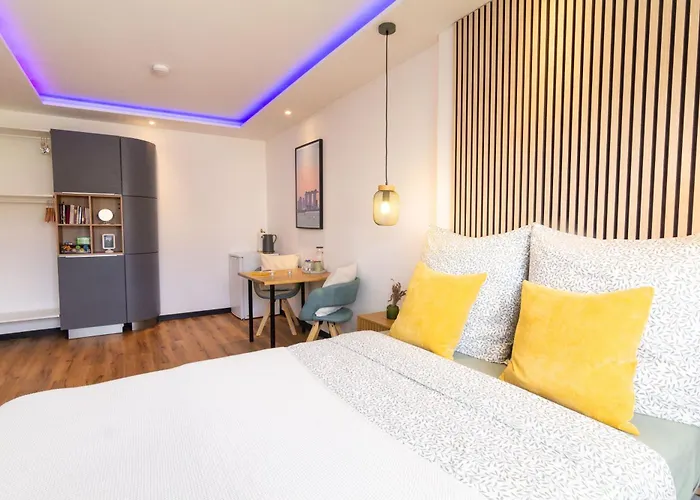 Shiny Singapore - - Doppelzimmer Mit Gemeinschaftsbad קלן