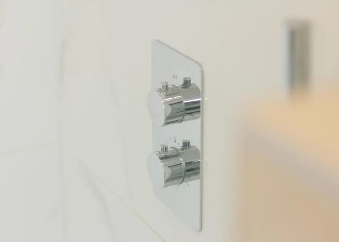 Shiny Singapore - - Doppelzimmer Mit Gemeinschaftsbad