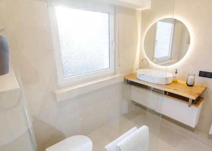 Shiny Singapore - - Doppelzimmer Mit Gemeinschaftsbad קלן